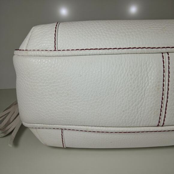 Authentic Chanel Logo Fringe White Caviar Leather Hobo Shoulder Bag MSRP $8000 - Picture 13 of 16